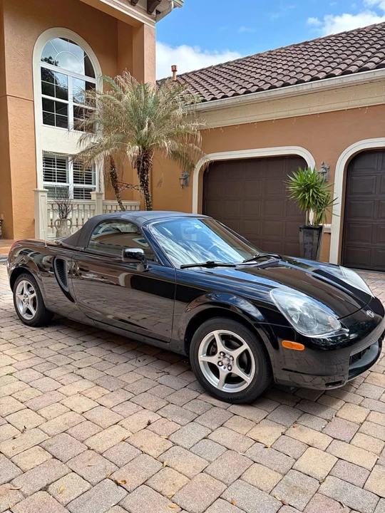 2000 Toyota MR2 Spyder/MR-S - Image 2 of 9