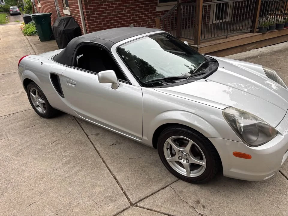 2000 Toyota MR2 Spyder/MR-S - Image 2 of 20