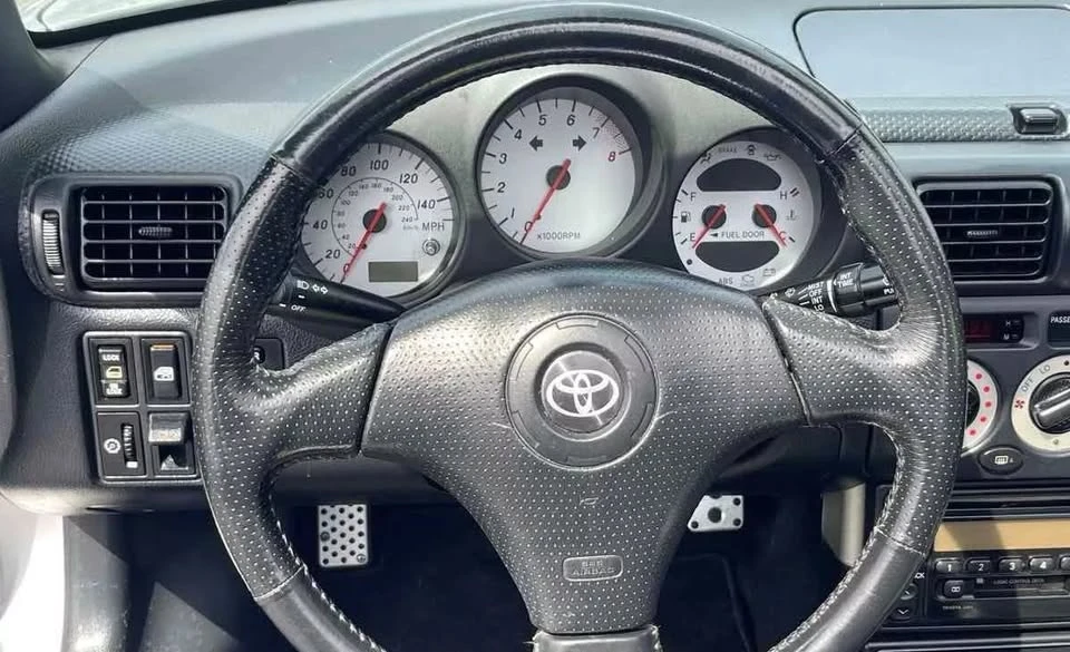 2000 Toyota MR2 Spyder/MR-S - Image 8 of 11