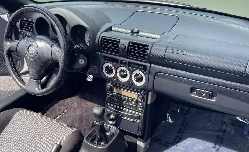 2000 Toyota MR2 Spyder/MR-S - Image 7 of 11