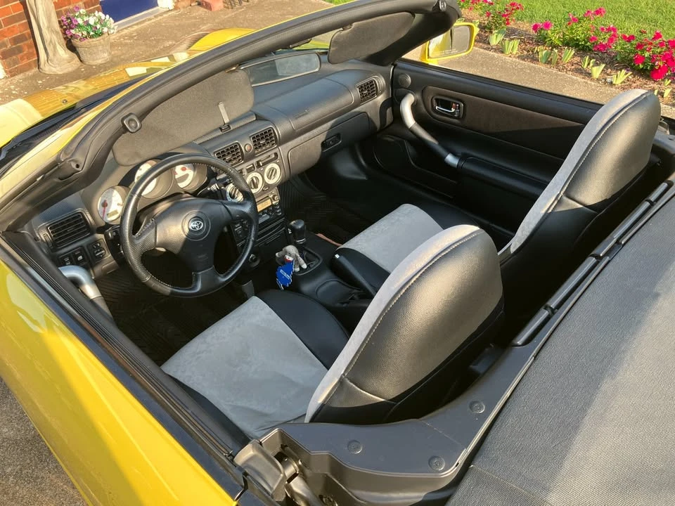 2000 Toyota MR2 Spyder/MR-S - Image 11 of 20