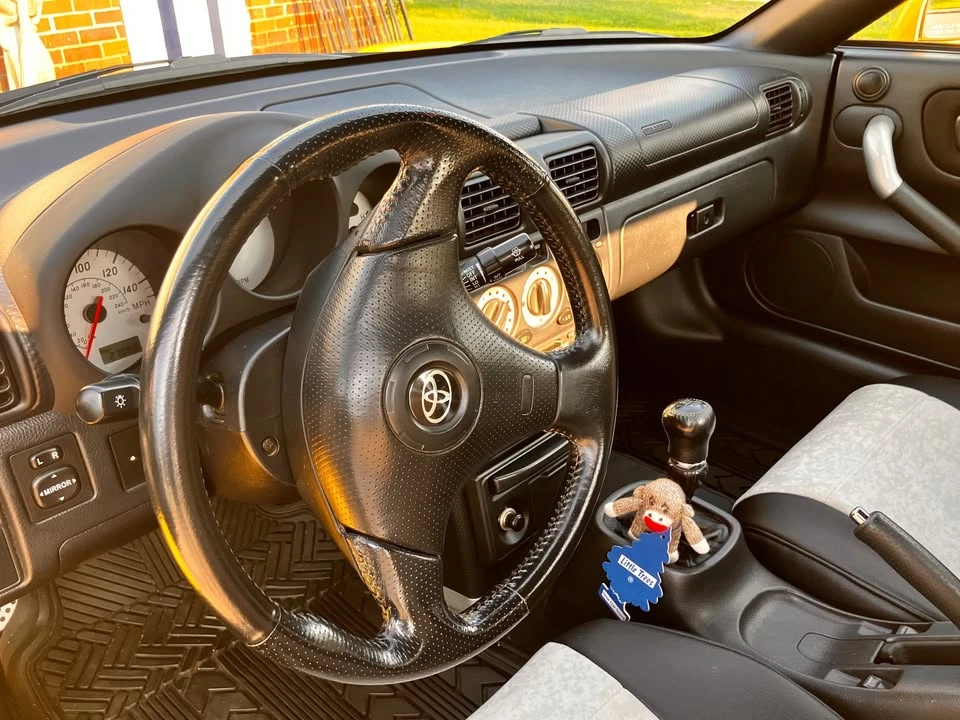 2000 Toyota MR2 Spyder/MR-S - Image 10 of 20