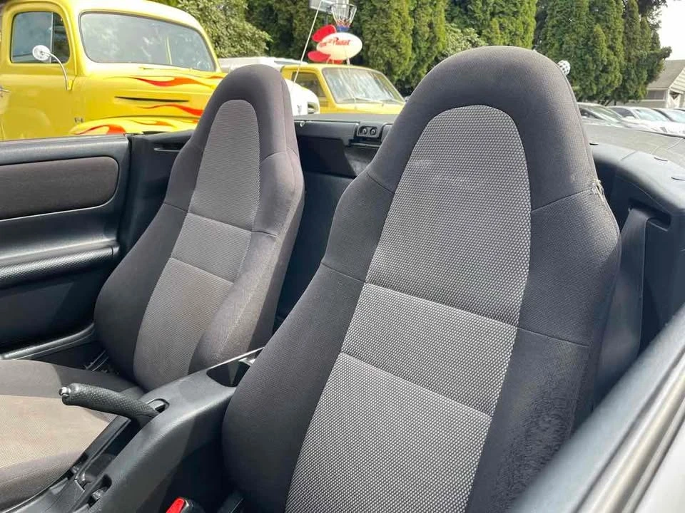 2000 Toyota MR2 Spyder/MR-S - Image 15 of 20