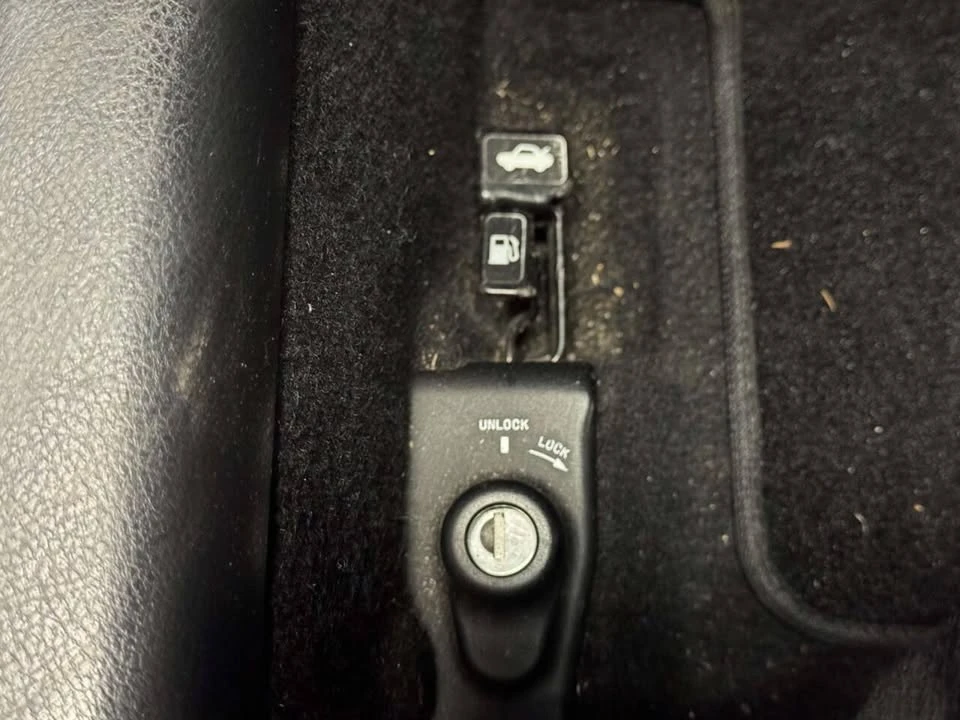 2000 Toyota MR2 Spyder/MR-S - Image 14 of 20
