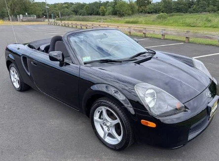 2000 Toyota MR2 Spyder/MR-S - Image 2 of 11