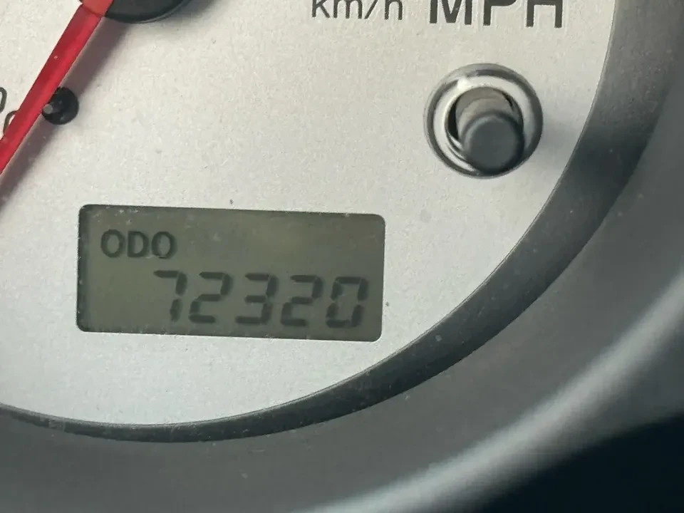 2000 Toyota MR2 Spyder/MR-S - Image 12 of 16