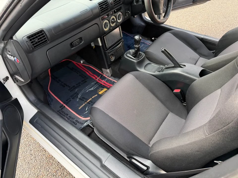 2000 Toyota MR2 Spyder/MR-S - Image 2 of 9