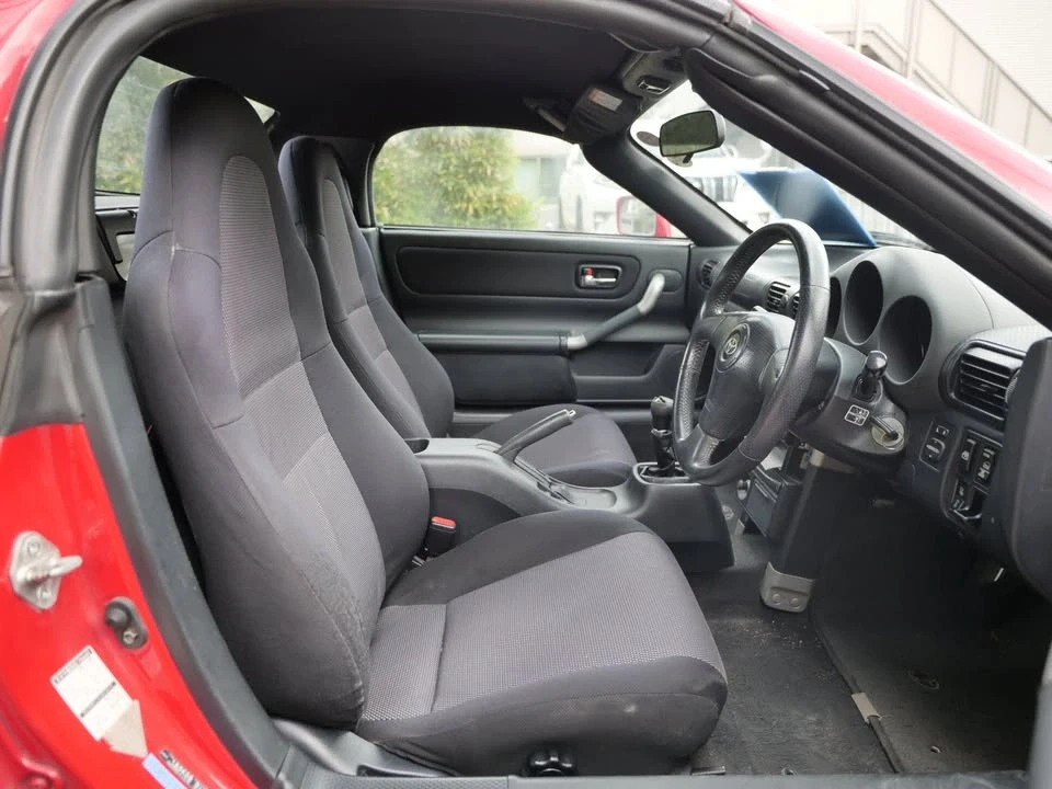 2000 Toyota MR2 Spyder/MR-S - Image 16 of 17