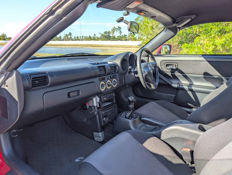 2000 Toyota MR2 Spyder/MR-S - Image 18 of 20