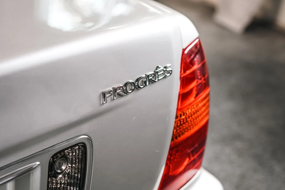 2000 Toyota Progres - Image 6 of 20