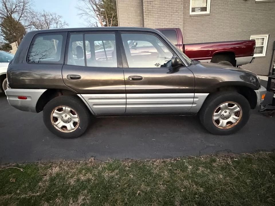 2000 Toyota RAV4 1st Gen - Image 2 of 6