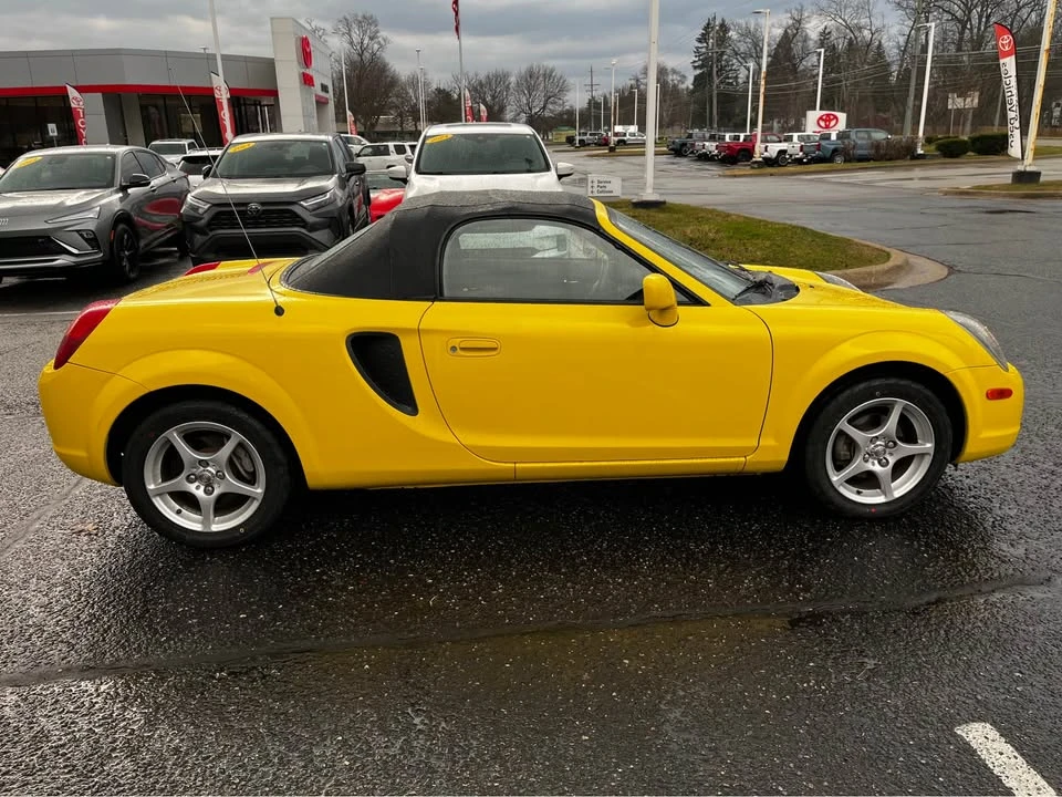 2000 Toyota MR2 Spyder/MR-S - Image 6 of 16