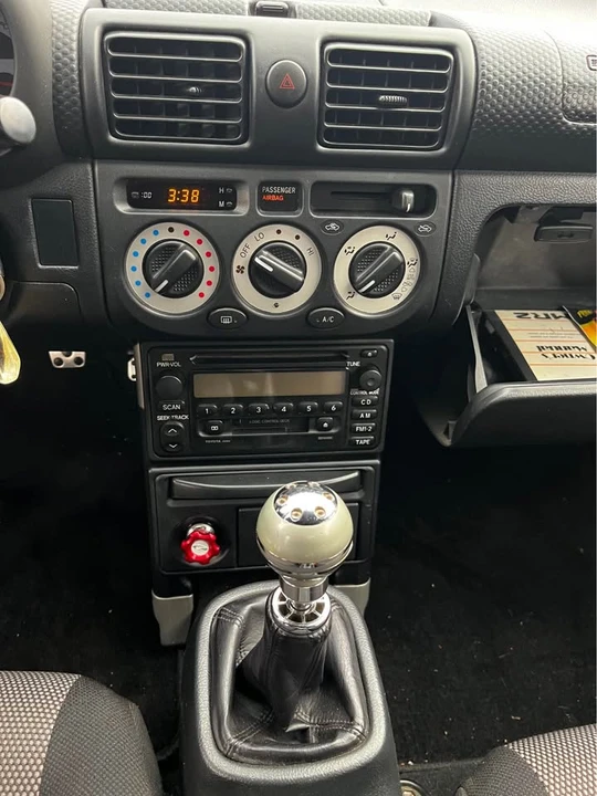 2000 Toyota MR2 Spyder/MR-S - Image 15 of 16