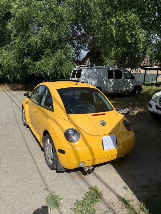 2000 Volkswagen New Beetle - Image 2 of 13