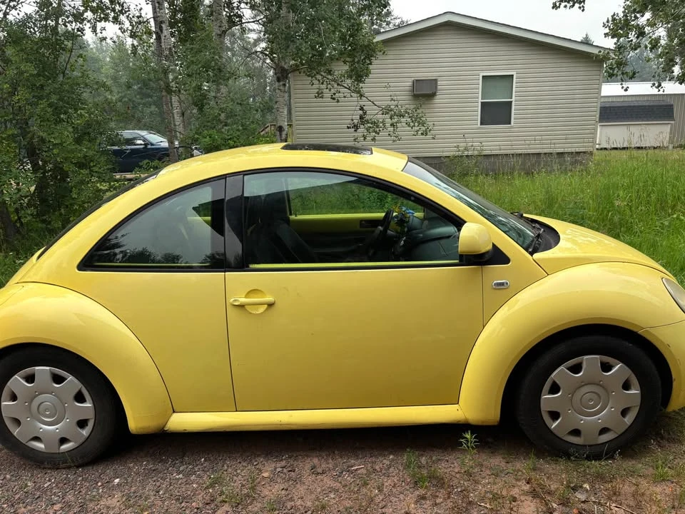 2000 Volkswagen New Beetle - Image 2 of 9