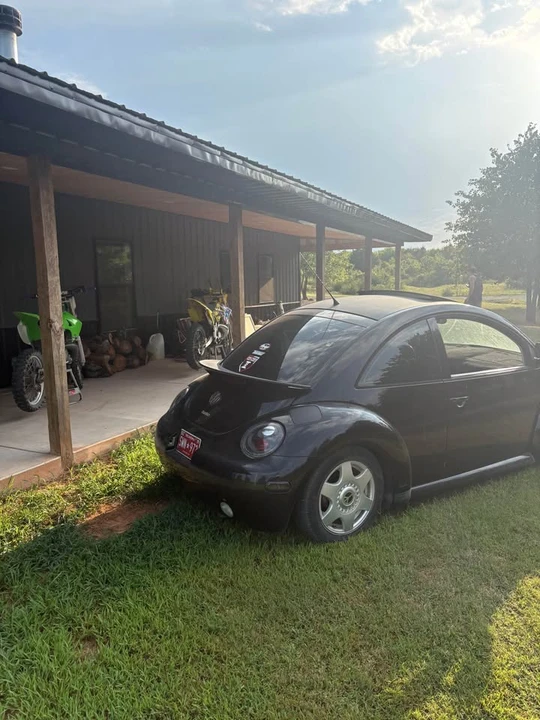 2000 Volkswagen New Beetle - Image 2 of 8