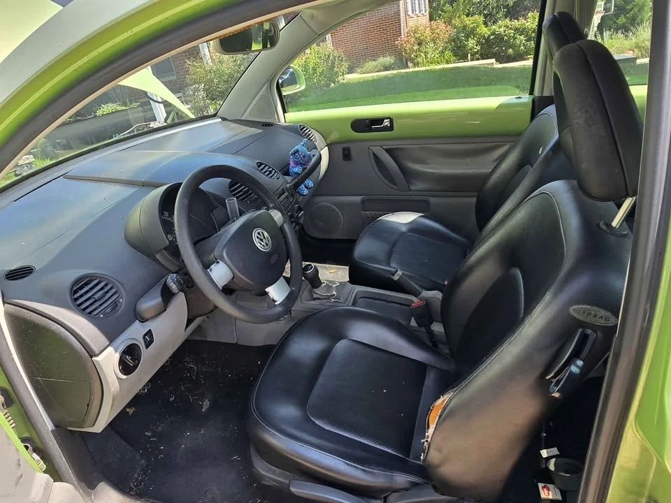 2000 Volkswagen New Beetle - Image 2 of 6