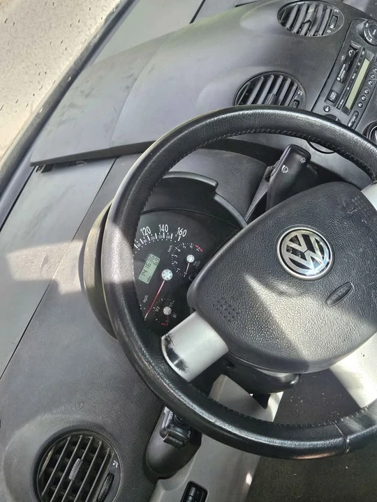 2000 Volkswagen New Beetle - Image 5 of 6