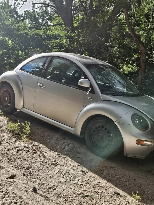 2000 Volkswagen New Beetle - Image 2 of 6