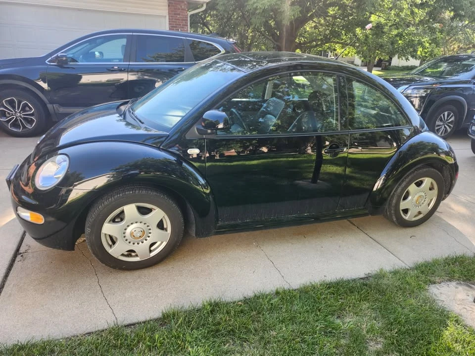2000 Volkswagen New Beetle - Image 2 of 4