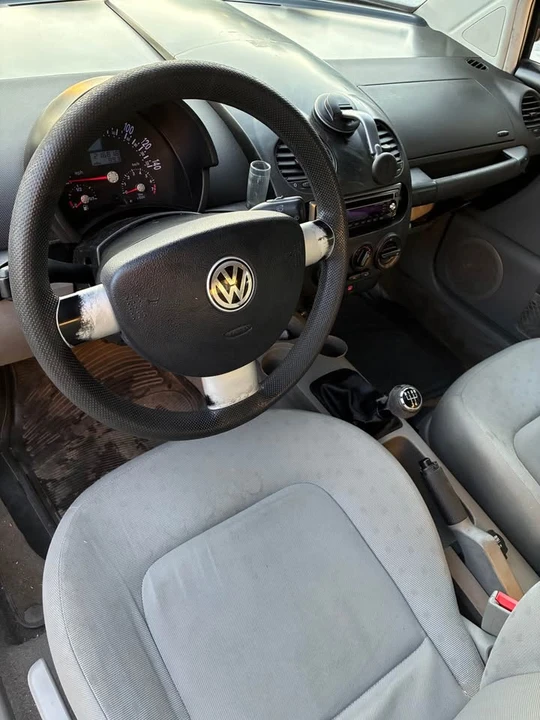 2000 Volkswagen New Beetle - Image 2 of 12