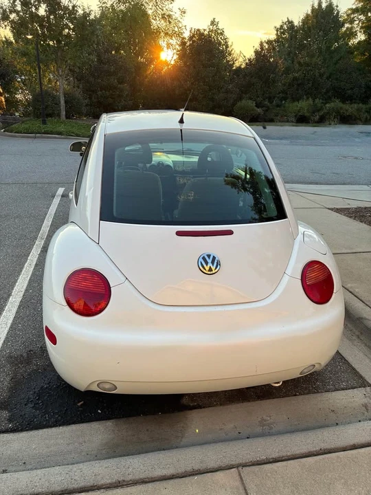 2000 Volkswagen New Beetle - Image 8 of 12