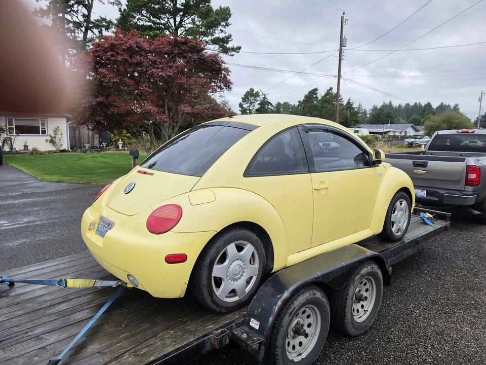 2000 Volkswagen New Beetle - Image 2 of 4