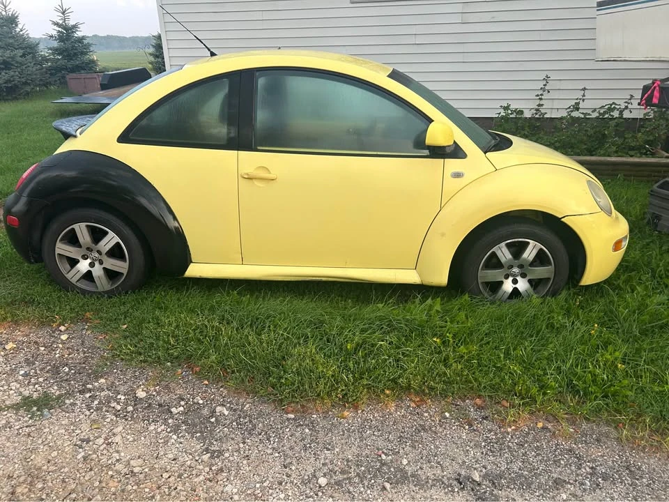 2000 Volkswagen New Beetle - Image 2 of 8