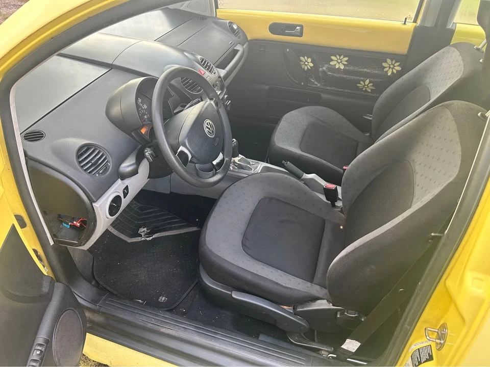 2000 Volkswagen New Beetle - Image 6 of 8