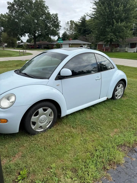 2000 Volkswagen New Beetle - Image 2 of 7