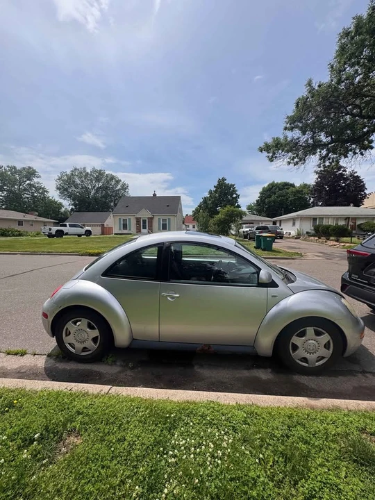 2000 Volkswagen New Beetle - Image 3 of 8