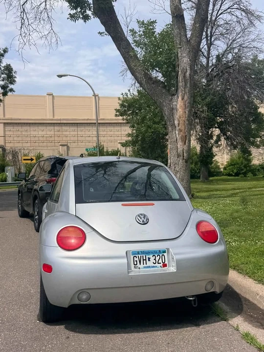 2000 Volkswagen New Beetle - Image 6 of 8