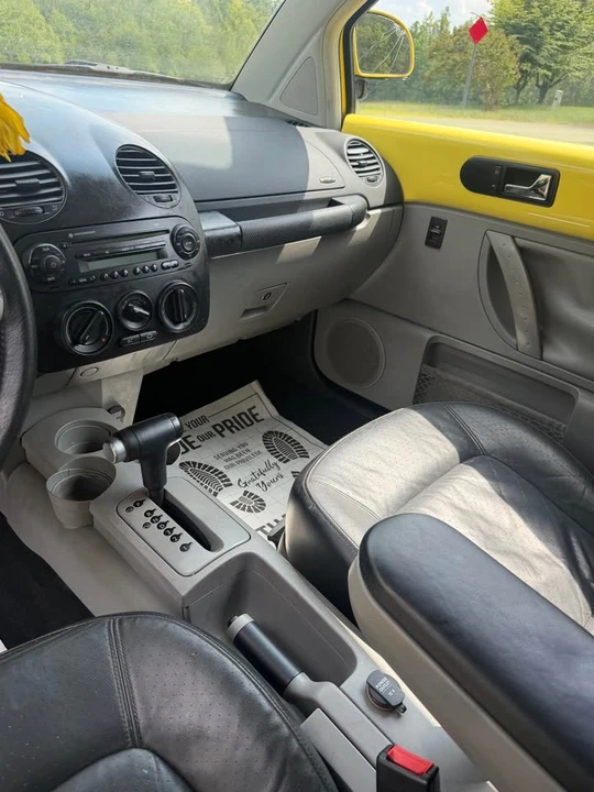 2000 Volkswagen New Beetle - Image 11 of 13