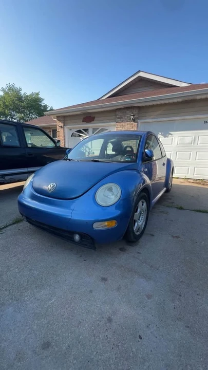2000 Volkswagen New Beetle - Image 2 of 3