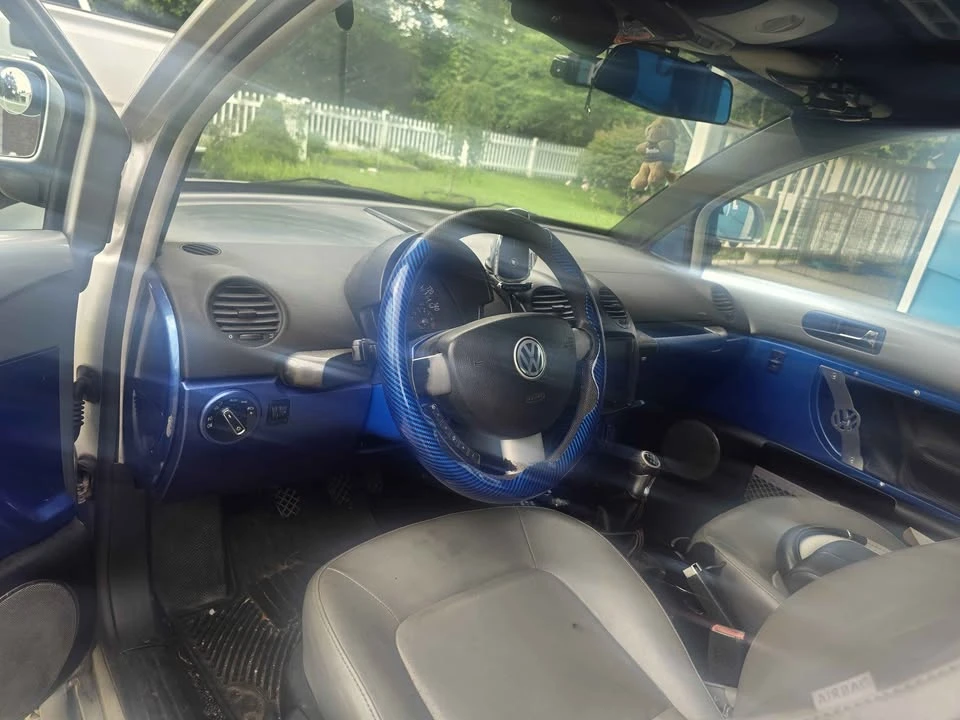 2000 Volkswagen New Beetle - Image 2 of 10