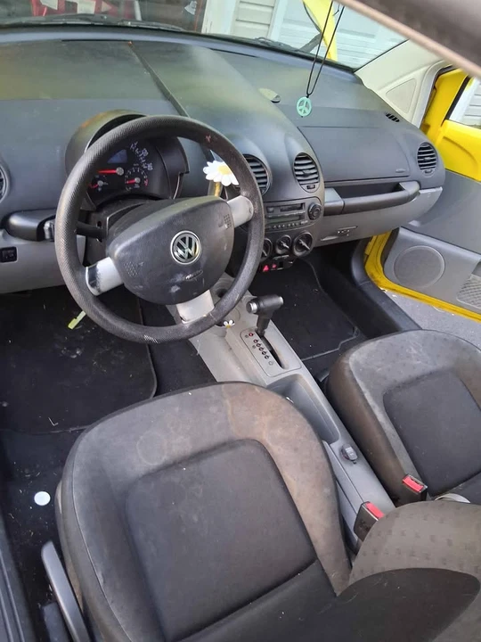 2000 Volkswagen New Beetle - Image 7 of 7