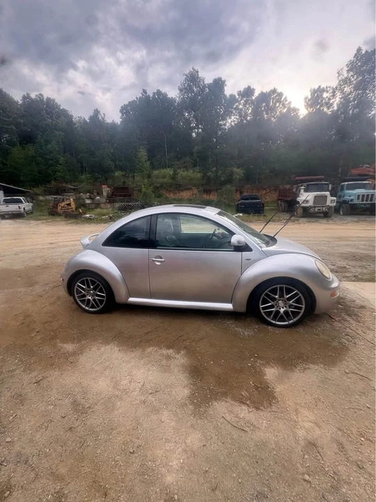 2000 Volkswagen New Beetle - Image 5 of 9