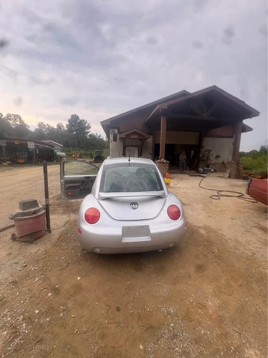 2000 Volkswagen New Beetle - Image 2 of 9