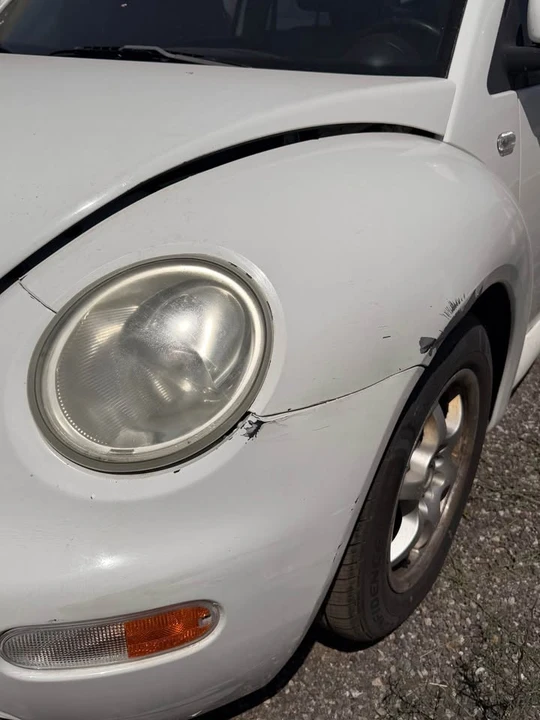 2000 Volkswagen New Beetle - Image 7 of 11
