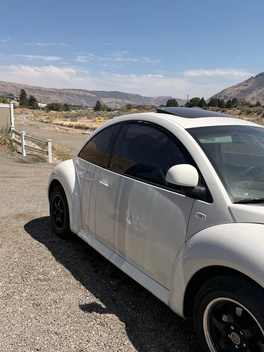 2000 Volkswagen New Beetle - Image 3 of 11