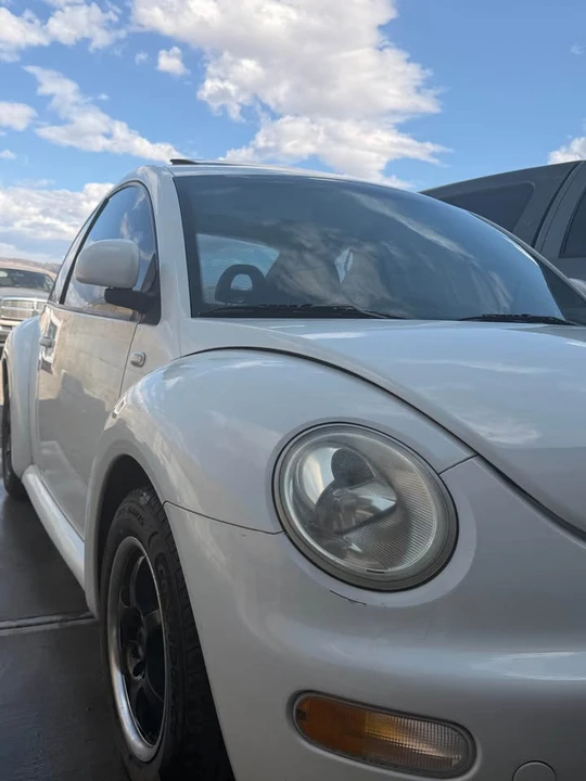 2000 Volkswagen New Beetle - Image 11 of 11