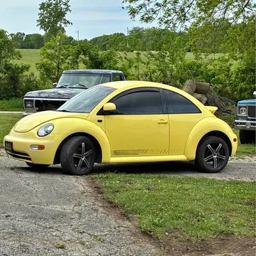 2000 Volkswagen Beetle 2.0T SE Hatchback 2D