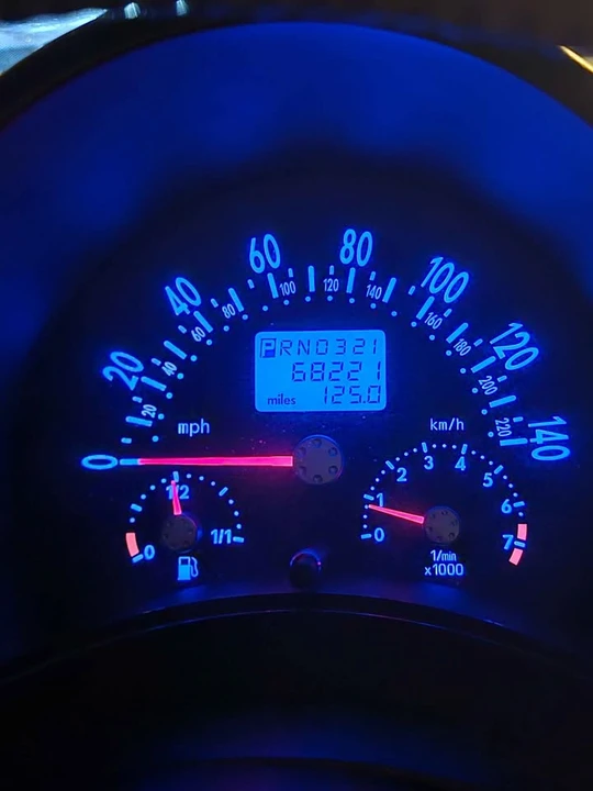 2000 Volkswagen New Beetle - Image 2 of 8