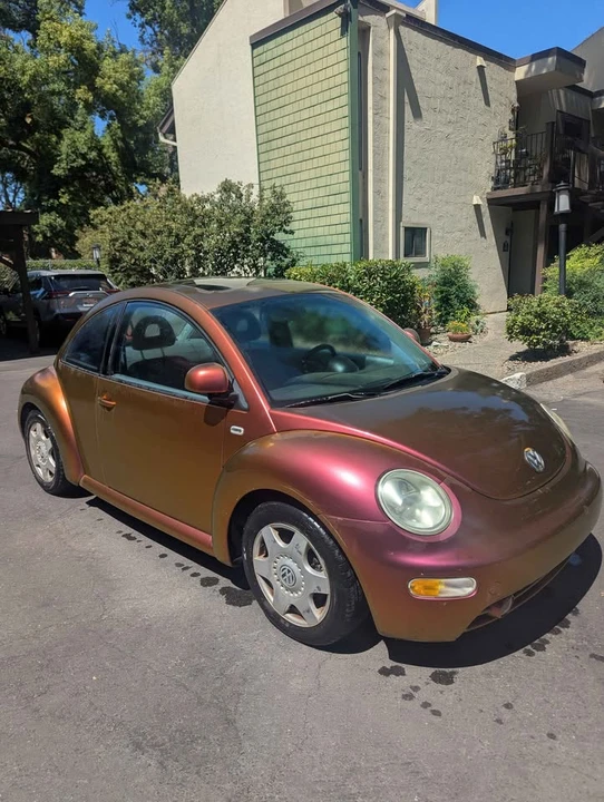 2000 Volkswagen New Beetle - Image 2 of 11