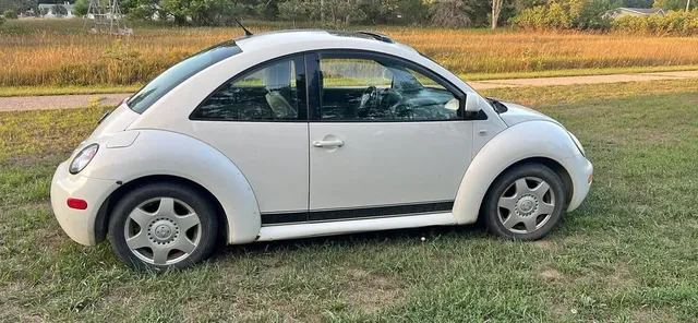 2000 Volkswagen Beetle 2.0T Turbo Hatchback 2D