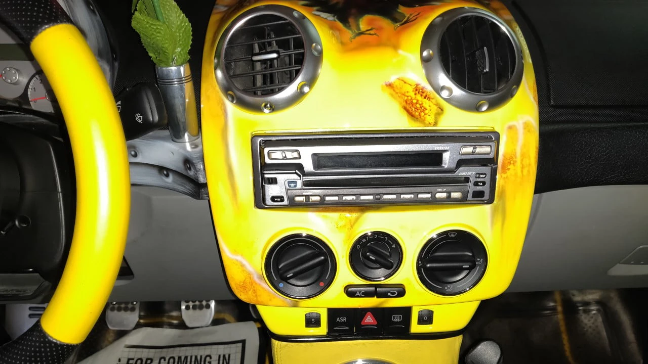 2000 Volkswagen New Beetle - Image 13 of 29