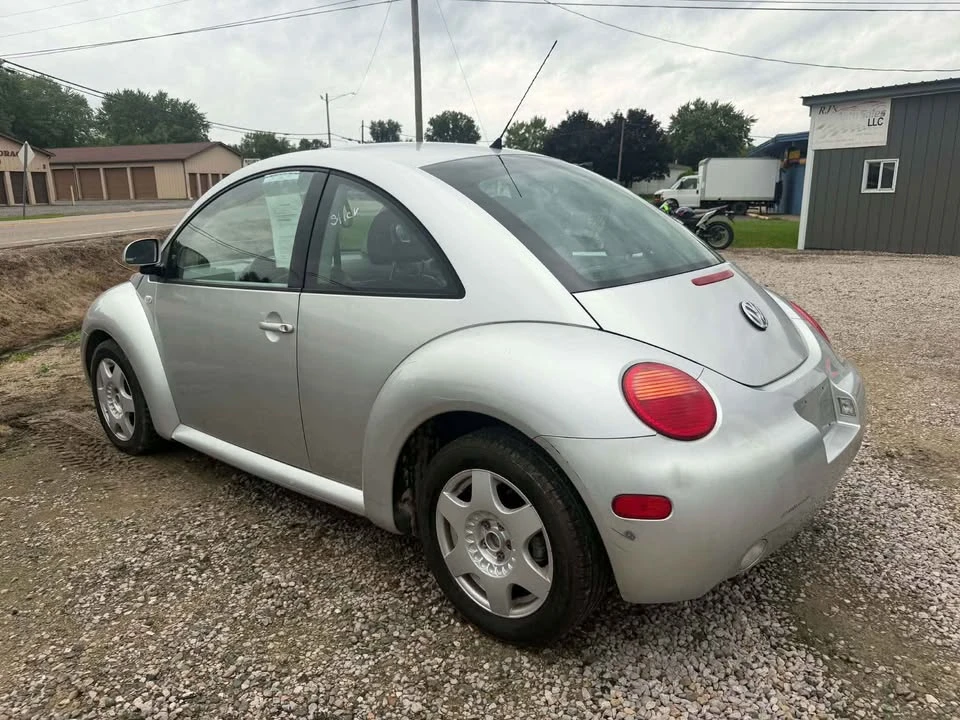 2000 Volkswagen New Beetle - Image 3 of 5