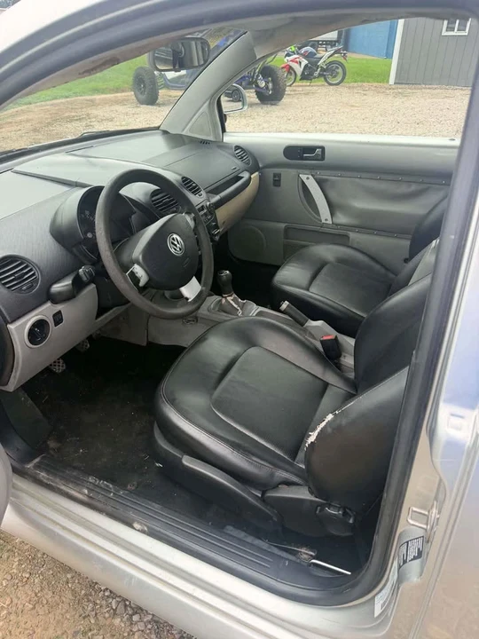 2000 Volkswagen New Beetle - Image 5 of 5