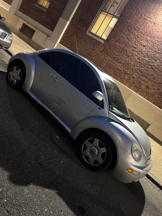 2000 Volkswagen New Beetle - Image 4 of 4
