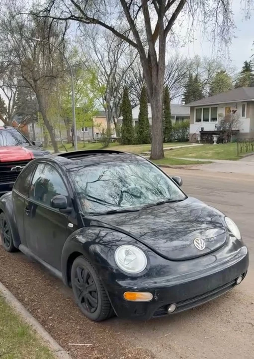 2000 Volkswagen New Beetle - Image 2 of 9
